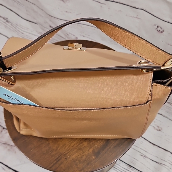 Elegant Tan Satchel Bag - Picture 5 of 7